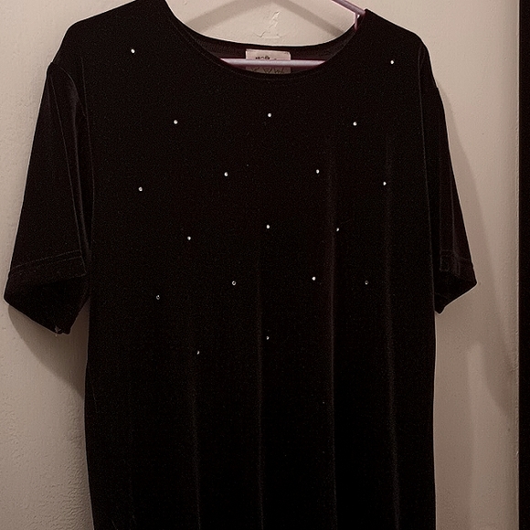 Top - Picture 1 of 1